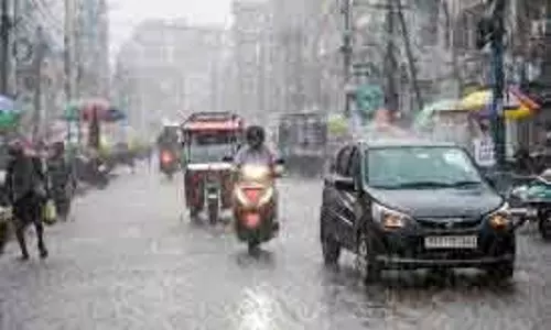 पुडुचेरी के पास कम दबाव के कारण Chennai में छिटपुट बारिश