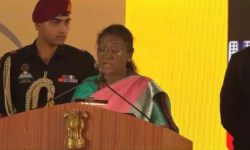 President द्रौपदी मुर्मू ने श्री नारायण गुरु की शिक्षाओं को समानता और एकता का शाश्वत संदेश बताया President द्रौपदी मुर्मू ने श्री नारायण गुरु की शिक्षाओं को समानता और एकता का शाश्वत संदेश बताया