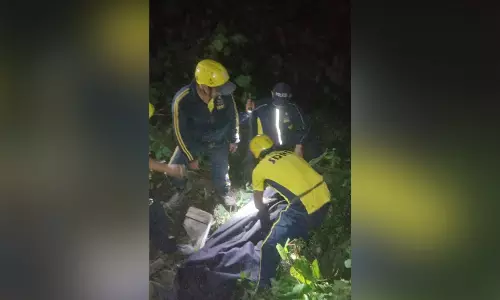 Uttarakhand: वाहन खाई में गिरने से 3 की मौत, राज्य आपदा बल ने बचाव अभियान चलाया Uttarakhand: वाहन खाई में गिरने से 3 की मौत, राज्य आपदा बल ने बचाव अभियान चलाया