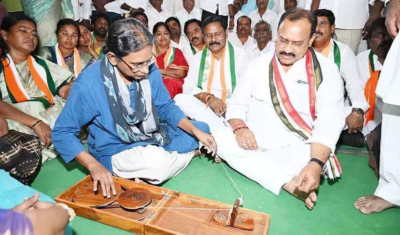 Telangana में एक परिवार, एक पद के नियम पर कांग्रेस के जोर देने से जिला नेता नाराज