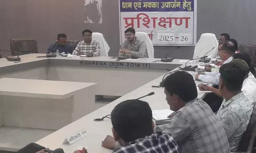 अवैध धान परिवहन और बिचौलिए पर रहेगी प्रशासन की पैनी नजर अवैध धान परिवहन और बिचौलिए पर रहेगी प्रशासन की पैनी नजर