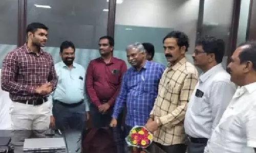 AP सूचना आयुक्त ने जल्द ही नए पत्रकारों को मान्यता देने का वादा किया AP सूचना आयुक्त ने जल्द ही नए पत्रकारों को मान्यता देने का वादा किया