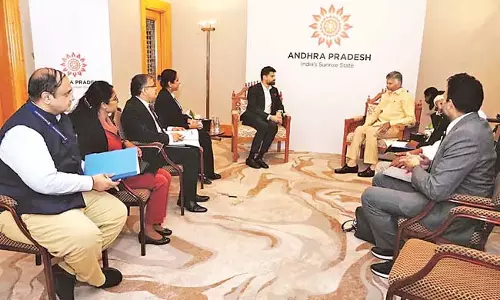 CM ने अलग-अलग ऑर्गनाइज़ेशन के रिप्रेज़ेंटेटिव से मुलाकात की CM ने अलग-अलग ऑर्गनाइज़ेशन के रिप्रेज़ेंटेटिव से मुलाकात की
