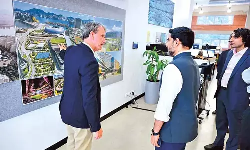 Minister ने बिज़नेस राउंडटेबल मीटिंग और कई यूनिवर्सिटी के प्रोफेसरों के साथ मीटिंग में हिस्सा लिया