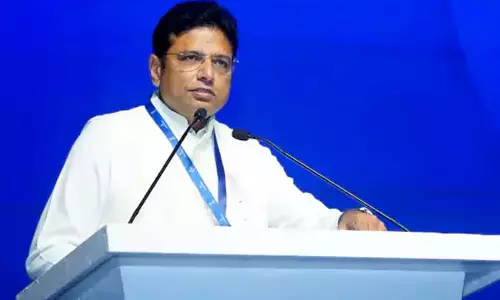 तेलंगाना को ग्लोबल लाइफ साइंसेज हब बनाना लक्ष्य है: Minister Sridhar Babu तेलंगाना को ग्लोबल लाइफ साइंसेज हब बनाना लक्ष्य है: Minister Sridhar Babu