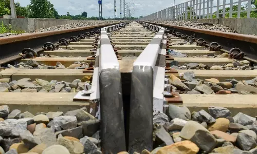 Assam के कोकराझार में रेलवे ट्रैक पर विस्फोट, ट्रेन सेवाएं बाधित