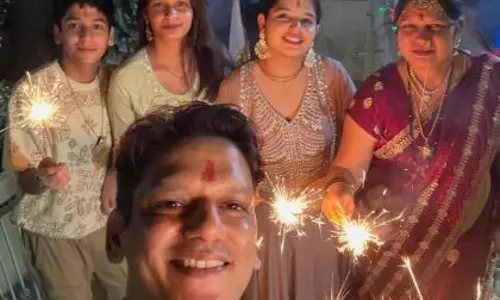 Vijay Varma ने अपनी सह परिवार दिवाली परंपरा की एक झलक साझा की Vijay Varma ने अपनी सह परिवार दिवाली परंपरा की एक झलक साझा की