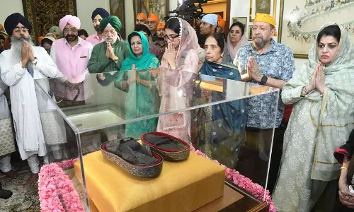 Punjab : पुरी ने जोरे साहिब को दिल्ली के गुरुद्वारा मोती बाग को सौंप दिया Punjab : पुरी ने जोरे साहिब को दिल्ली के गुरुद्वारा मोती बाग को सौंप दिया