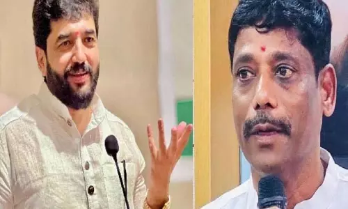 Ravindra Dhangekar ने मोहोल पर निशाना साधा, बीजेपी पर फोकस से इनकार किया Ravindra Dhangekar ने मोहोल पर निशाना साधा, बीजेपी पर फोकस से इनकार किया