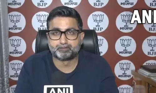 दानिश आज़ाद अंसारी ने तेजस्वी यादव और महागठबंधन पर हमला किया दानिश आज़ाद अंसारी ने तेजस्वी यादव और महागठबंधन पर हमला किया