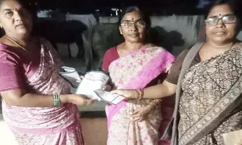 शासक महिलाओं के अधिकार छीन रहे हैं: Mukura Ramana शासक महिलाओं के अधिकार छीन रहे हैं: Mukura Ramana