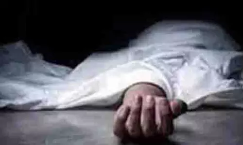 Shahjahanpur: भाई दूज मनाने जा रहे बाइक सवार की मांझे से मौत