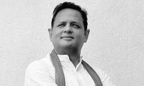Indore: कांग्रेस नेता प्रवेश अग्रवाल के पेंटहाउस में आग, दम घुटने से मौत Indore: कांग्रेस नेता प्रवेश अग्रवाल के पेंटहाउस में आग, दम घुटने से मौत