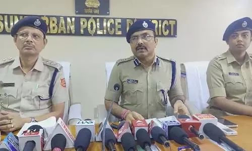 Kakdwip में काली प्रतिमा तोड़े जाने के मामले में एक व्यक्ति गिरफ्तार, एसपी ने दी दया न करने की चेतावनी Kakdwip में काली प्रतिमा तोड़े जाने के मामले में एक व्यक्ति गिरफ्तार, एसपी ने दी दया न करने की चेतावनी