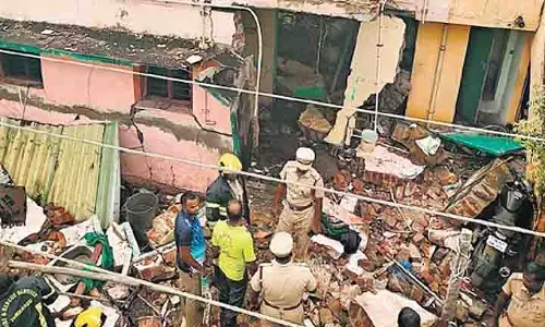 Ludhiana के एक घर में रखे बारूद में विस्फोट, 12 लोग घायल Ludhiana के एक घर में रखे बारूद में विस्फोट, 12 लोग घायल