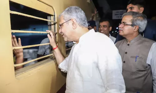 भारतीय रेलवे में यात्रियों की भीड़ प्रबंधन के लिए वॉर रूम की स्थापना भारतीय रेलवे में यात्रियों की भीड़ प्रबंधन के लिए वॉर रूम की स्थापना