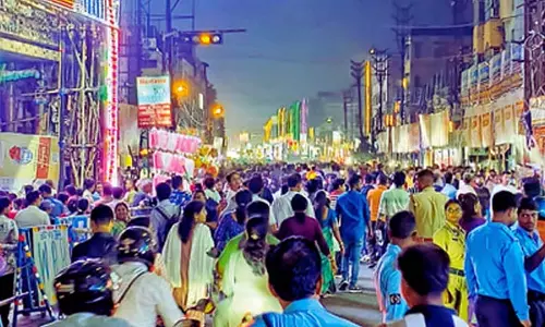 भीड़ के दबाव के कारण Dwarka एम्पायर मंडप बंद