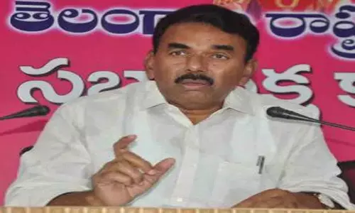हैदराबाद: आबकारी मंत्री जुपल्ली कृष्णा राव ने आईएएस अधिकारी एसएएम रिजवी पर आरोप लगाया