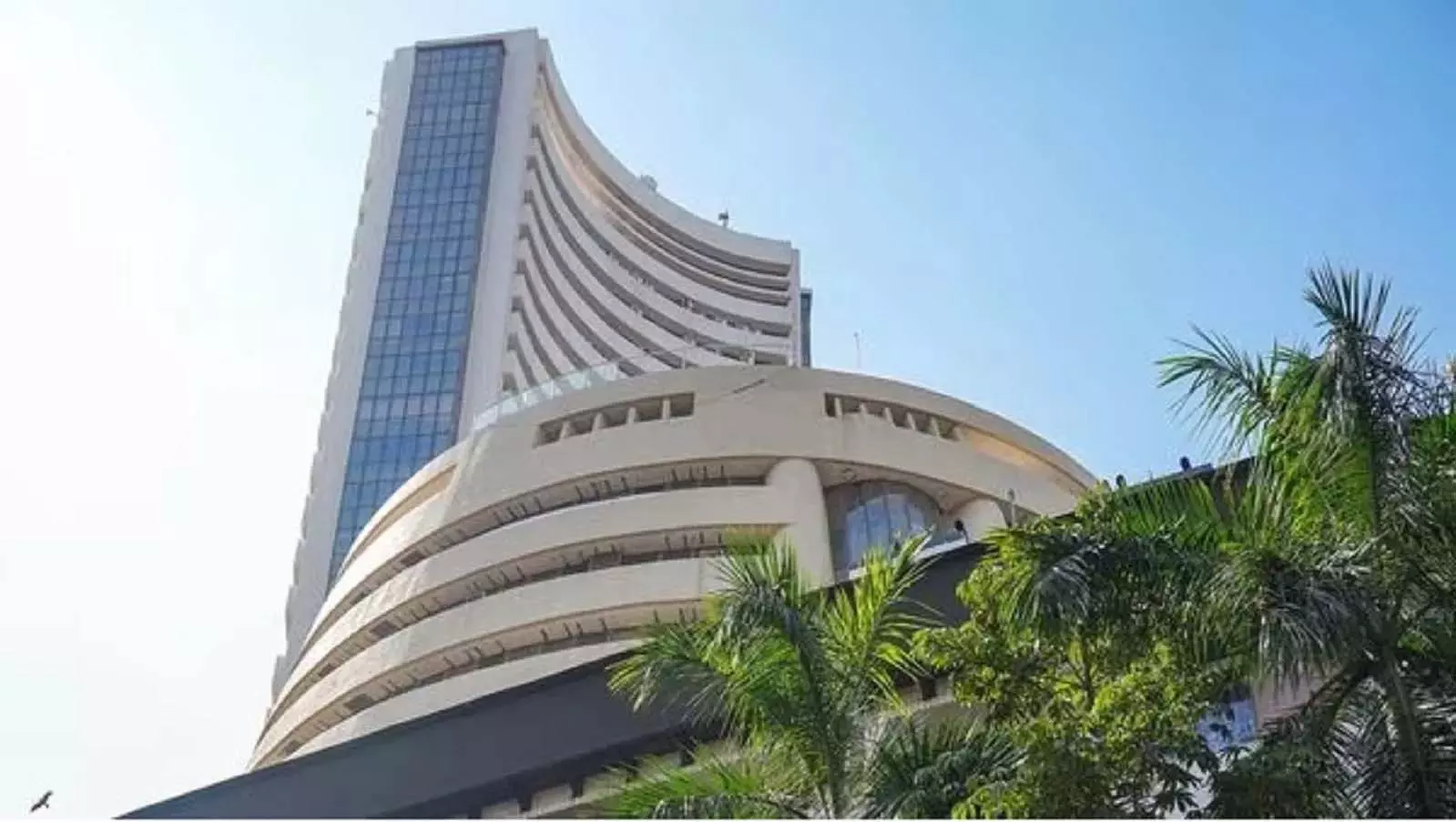 सपाट खुला भारतीय शेयर बाजार, निफ्टी 25,900 स्तर से नीचे कर रहा कारोबार सपाट खुला भारतीय शेयर बाजार, निफ्टी 25,900 स्तर से नीचे कर रहा कारोबार