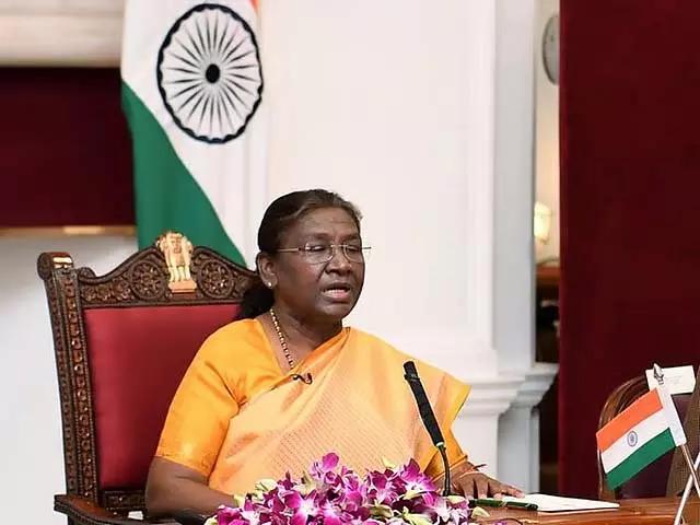 प्राइवेट ओमनी बस दुर्घटना: राष्ट्रपति मुर्मू ने शोक व्यक्त किया प्राइवेट ओमनी बस दुर्घटना: राष्ट्रपति मुर्मू ने शोक व्यक्त किया