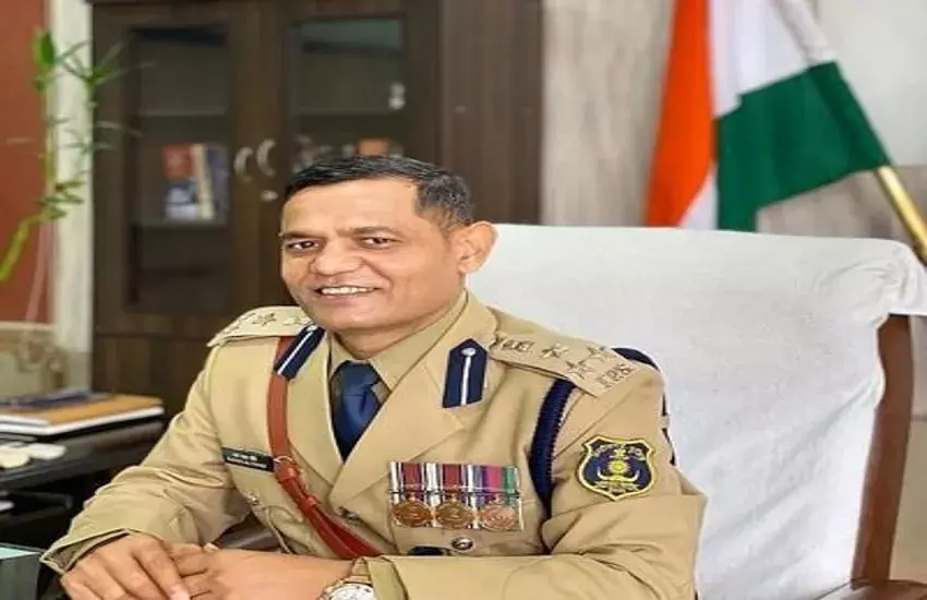 IPS रतन लाल डांगी से पीड़ित महिला के पति को मिलता रहा मनचाही पोस्टिंग! नया खुलासा IPS रतन लाल डांगी से पीड़ित महिला के पति को मिलता रहा मनचाही पोस्टिंग! नया खुलासा