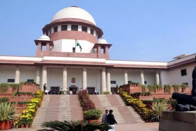 SC ने आपराधिक मुकदमों में झूठे गवाहों के खिलाफ कार्रवाई की चेतावनी दी SC ने आपराधिक मुकदमों में झूठे गवाहों के खिलाफ कार्रवाई की चेतावनी दी