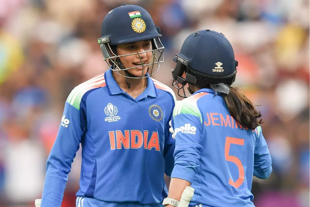 Womens WC : मंधाना और रावल के शतकों से भारत ने बनाया 340/3 का विशाल स्कोर Womens WC : मंधाना और रावल के शतकों से भारत ने बनाया 340/3 का विशाल स्कोर