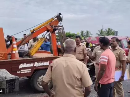 Tamil Nadu: उलुंदुरपेट के पास कार और टैंकर लॉरी की टक्कर में तीन लोगों की मौत Tamil Nadu: उलुंदुरपेट के पास कार और टैंकर लॉरी की टक्कर में तीन लोगों की मौत