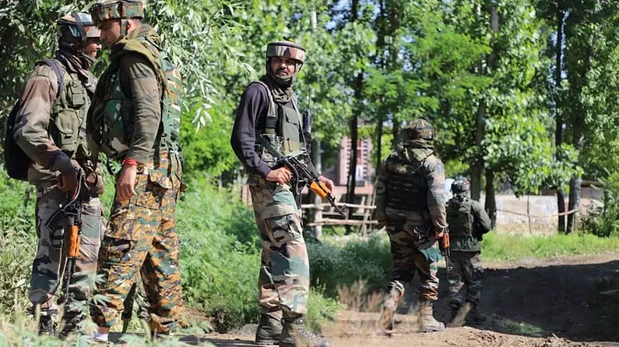 UP के शामली में पुलिस एनकाउंटर में 1 लाख का इनामी गैंगस्टर मारा गया UP के शामली में पुलिस एनकाउंटर में 1 लाख का इनामी गैंगस्टर मारा गया