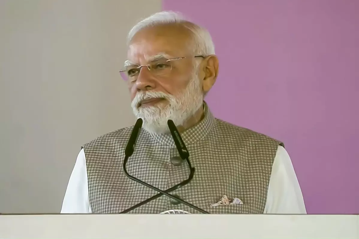 Andhra bus fire: PM Modi ने जताया दुख, पीड़ितों के लिए अनुग्रह राशि की घोषणा Andhra bus fire: PM Modi ने जताया दुख, पीड़ितों के लिए अनुग्रह राशि की घोषणा