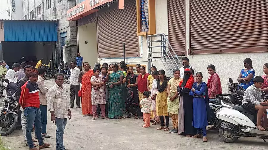 Kolar : पटाखों के टिकट के नाम पर करोड़ों का घोटाला Kolar : पटाखों के टिकट के नाम पर करोड़ों का घोटाला