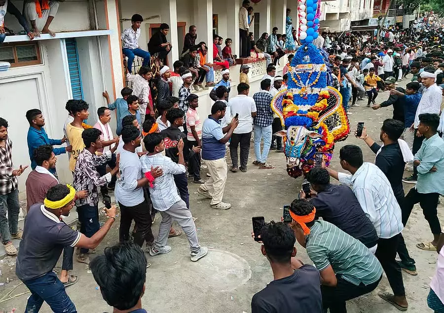 बैल लड़ाई में चार लोगों की मौत: बैल मालिक और आयोजकों के खिलाफ FIR दर्ज बैल लड़ाई में चार लोगों की मौत: बैल मालिक और आयोजकों के खिलाफ FIR दर्ज