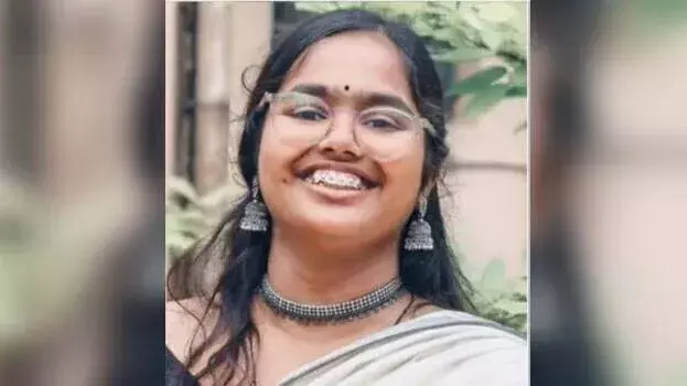 Kerala: रेलवे ट्रैक के पास टहलते समय ट्रेन की चपेट में आने से छात्र की मौत Kerala: रेलवे ट्रैक के पास टहलते समय ट्रेन की चपेट में आने से छात्र की मौत