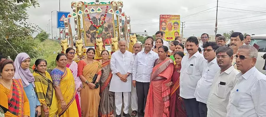 Raichur : पूरे जिले में वीर रानी की जयंती मनाई गई Raichur : पूरे जिले में वीर रानी की जयंती मनाई गई