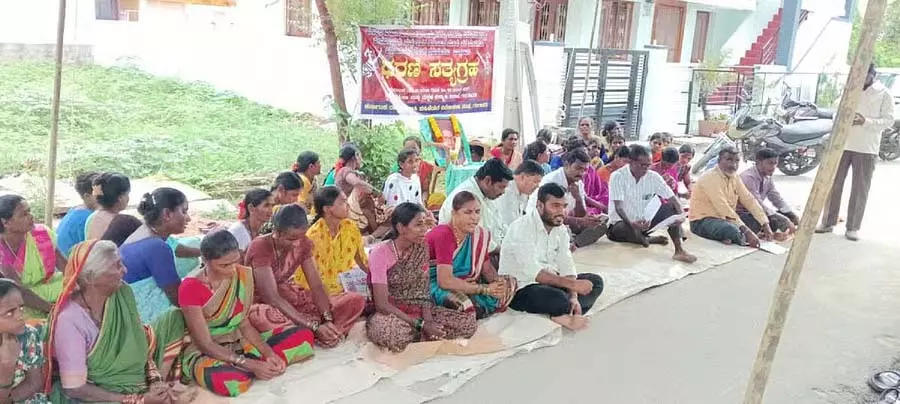 Karnataka : सर्वे में छूट गई देवदासी महिलाओं पर विचार करने की मांग Karnataka : सर्वे में छूट गई देवदासी महिलाओं पर विचार करने की मांग