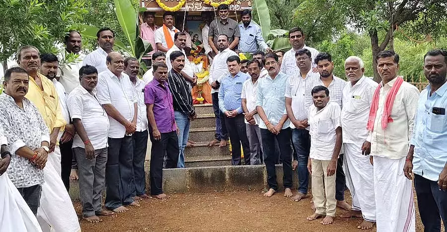 Karnataka : विभिन्न स्थानों पर चन्नम्मा जयंती समारोह Karnataka : विभिन्न स्थानों पर चन्नम्मा जयंती समारोह