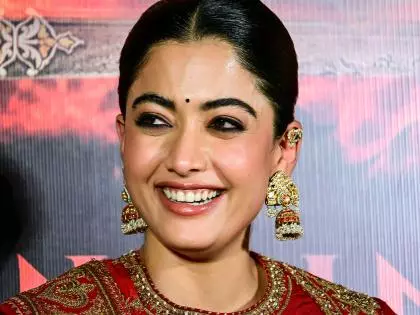 Rashmika Mandanna: ने पैर फ्रैक्चर के बावजूद थम्मा गाने की शूटिंग पूरी की Rashmika Mandanna: ने पैर फ्रैक्चर के बावजूद थम्मा गाने की शूटिंग पूरी की