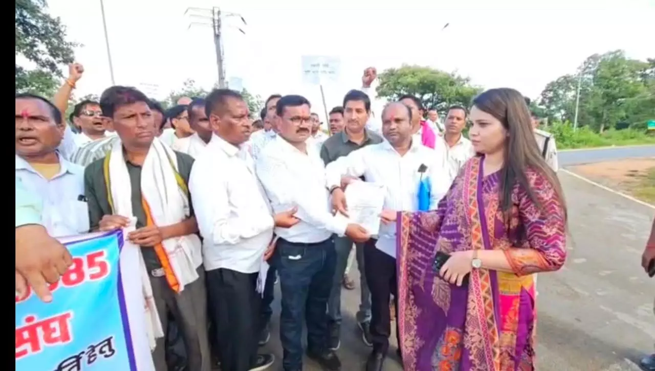 सहकारी समिति कर्मचारी संघ का धरना प्रदर्शन, दी ये चेतावनी सहकारी समिति कर्मचारी संघ का धरना प्रदर्शन, दी ये चेतावनी