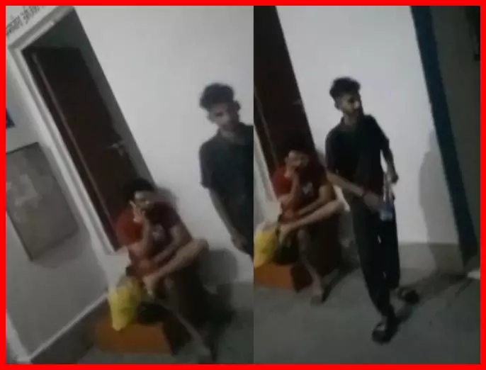 बाप रे! जेल में अपराधी को मोबाइल सुविधा देने का चौंकाने वाला मामला सामने आया बाप रे! जेल में अपराधी को मोबाइल सुविधा देने का चौंकाने वाला मामला सामने आया