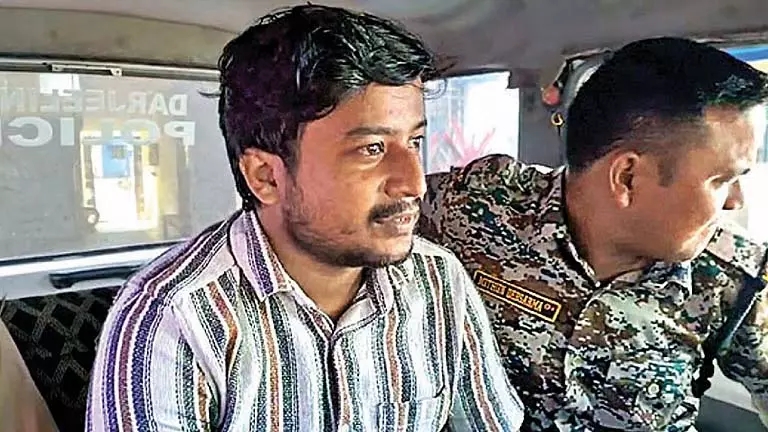 फर्जी प्रमाण पत्र रैकेट में एक व्यक्ति गिरफ्तार फर्जी प्रमाण पत्र रैकेट में एक व्यक्ति गिरफ्तार