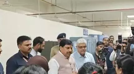 CM मोहन यादव ने कार्बाइड पीड़ितों का हालचाल जाना CM मोहन यादव ने कार्बाइड पीड़ितों का हालचाल जाना