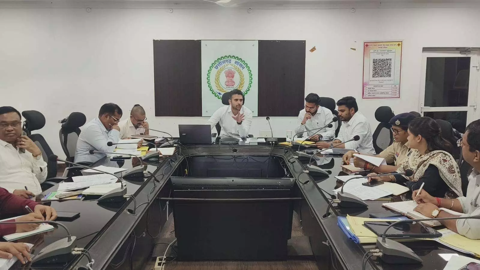 कलेक्टर ने ली समय-सीमा की बैठक, अधिकारियों को दिए आवश्यक निर्देश कलेक्टर ने ली समय-सीमा की बैठक, अधिकारियों को दिए आवश्यक निर्देश