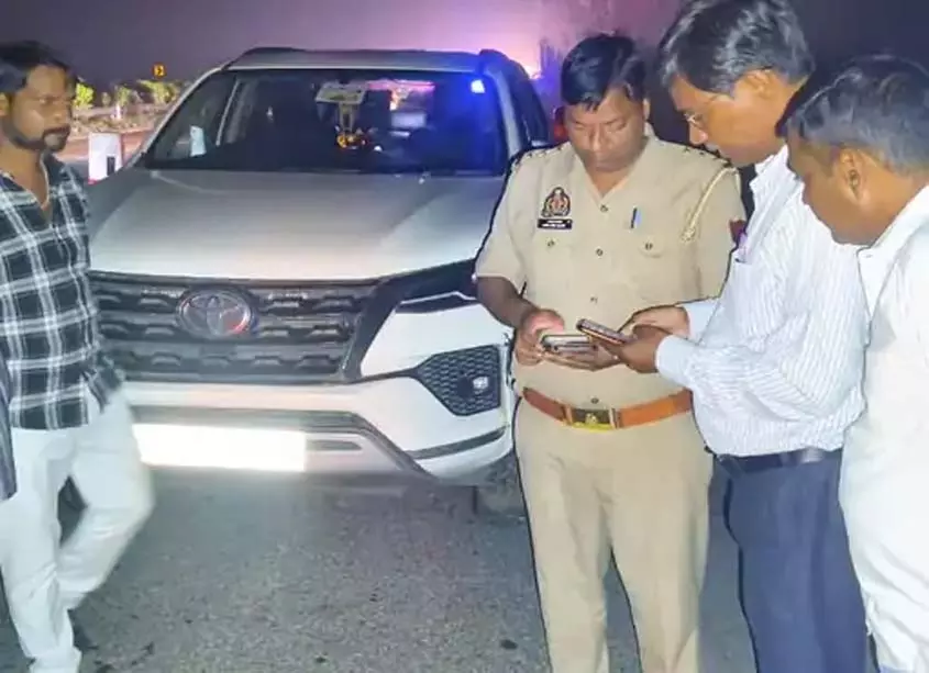 BIG BREAKING: एक्सप्रेस-वे पर कैबिनेट मंत्री की कार फिसली, बाल-बाल बचीं BIG BREAKING: एक्सप्रेस-वे पर कैबिनेट मंत्री की कार फिसली, बाल-बाल बचीं