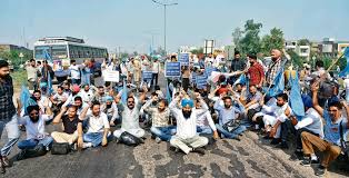 Ludhiana, प्रदर्शनकारियों द्वारा लुधियाना-दिल्ली राजमार्ग अवरुद्ध करने से यात्री परेशान