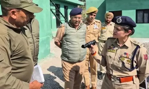 Kathua: कठुआ दौरे पर एसएसपी ने राष्ट्र-विरोधी गतिविधियों पर रखी नजर