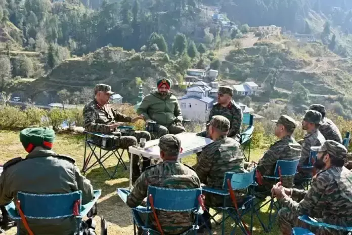Jammu: बसंतगढ़ में सुरक्षा व्यवस्था पर जीओसी मिश्रा ने की समीक्षा