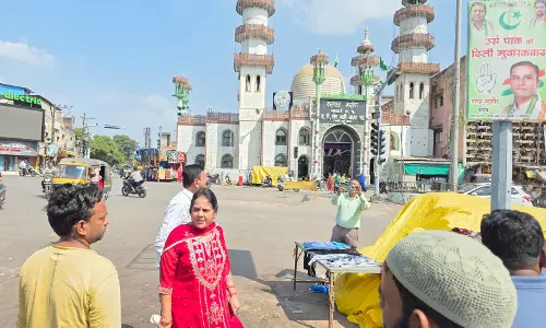 शास्त्री बाजार सहित कई जगहों से निगम ने कचरे के ढेर को किया साफ शास्त्री बाजार सहित कई जगहों से निगम ने कचरे के ढेर को किया साफ