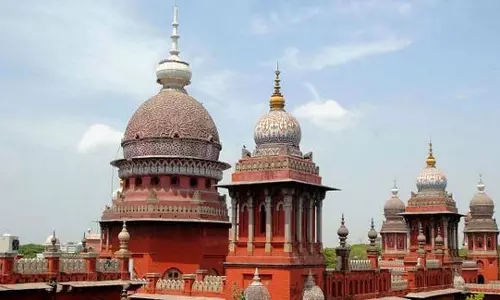 मंदिर के फंड से कोई कमर्शियल कॉम्प्लेक्स नहीं बनाया जाना चाहिए: SC का आदेश मंदिर के फंड से कोई कमर्शियल कॉम्प्लेक्स नहीं बनाया जाना चाहिए: SC का आदेश