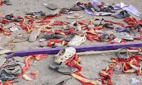 करूर घटना: CBI ने कोर्ट में शुरुआती जांच रिपोर्ट दाखिल की करूर घटना: CBI ने कोर्ट में शुरुआती जांच रिपोर्ट दाखिल की