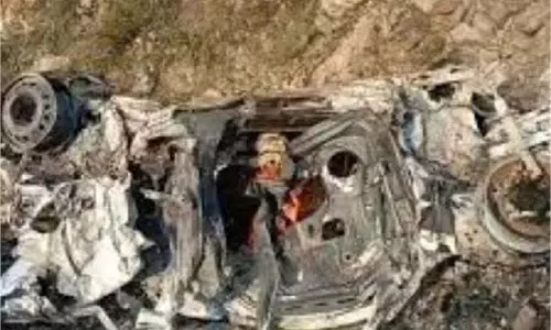 Uttarakhand: इंजीनियर दंपत्ति की कार 200 मीटर गहरी खाई में गिरी, 3 लोगों की मौत